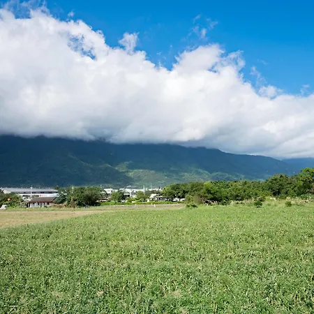 מלון Hualien Tour 2*